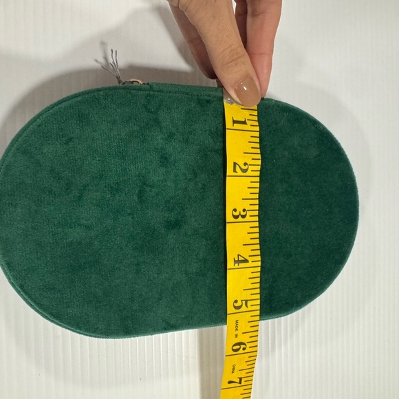 Emerald Velvet Oval Jewelry Case Ring Holder Mirror Pouch NWT - Picture 6 of 7